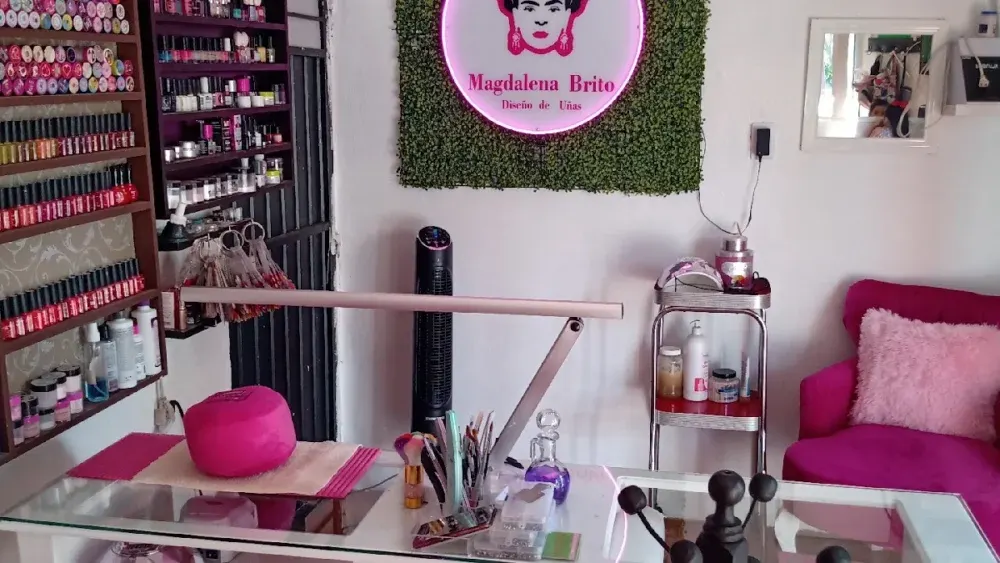 DISEÑO DE UÑAS "M.B"