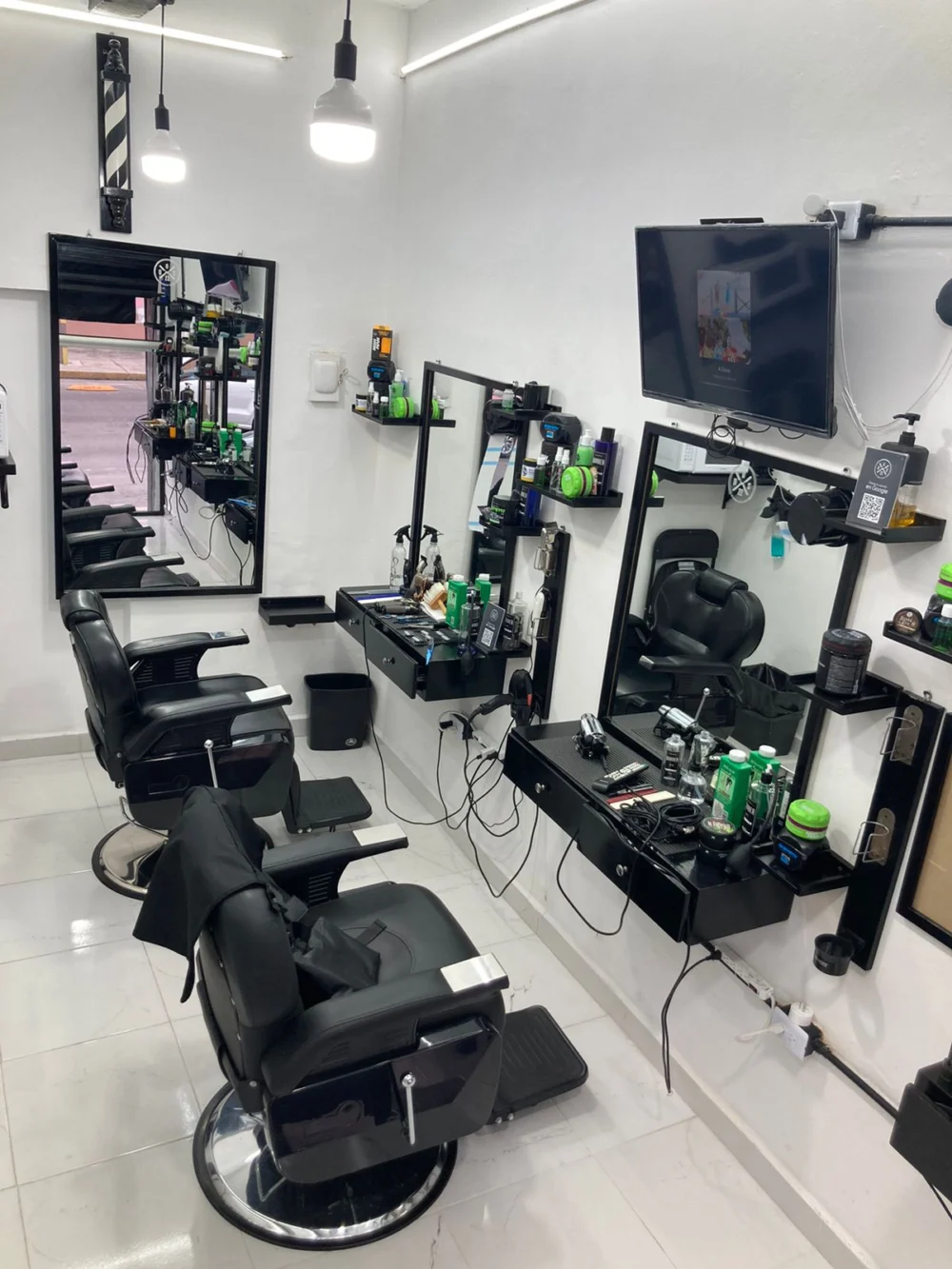 DOS 22 Barber Shop (Barberos, Barberias modernas,Barbero a domicilio en Puebla, Barberia a domicilio)