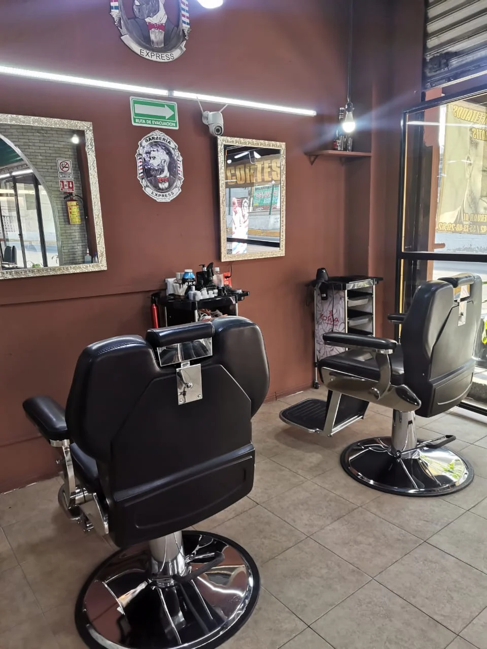 Escuela de Barbería Express Suc Ecatepec