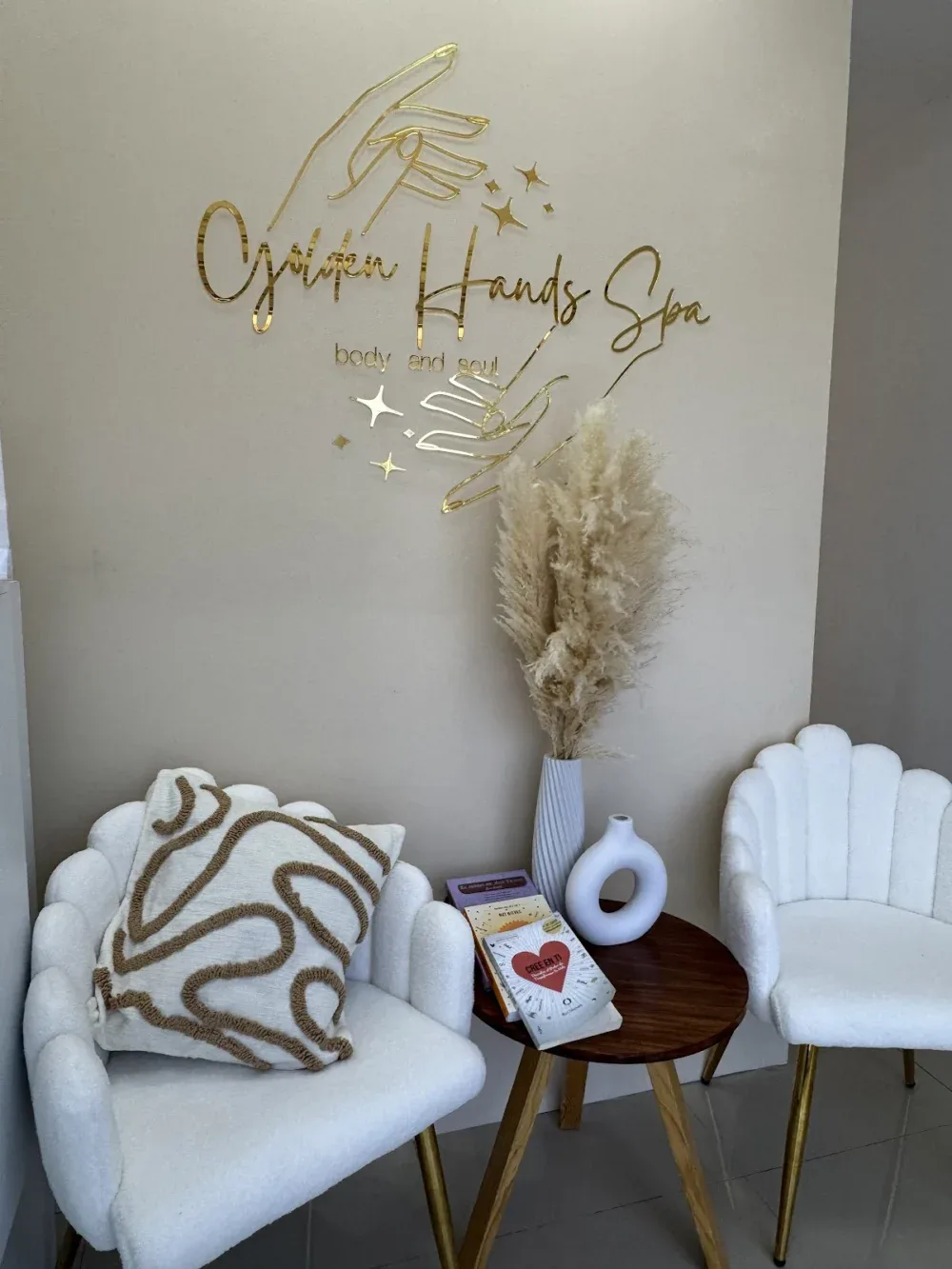 Golden Hands spa