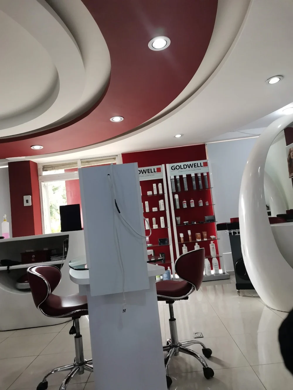 GOLDEN STYLE SALON