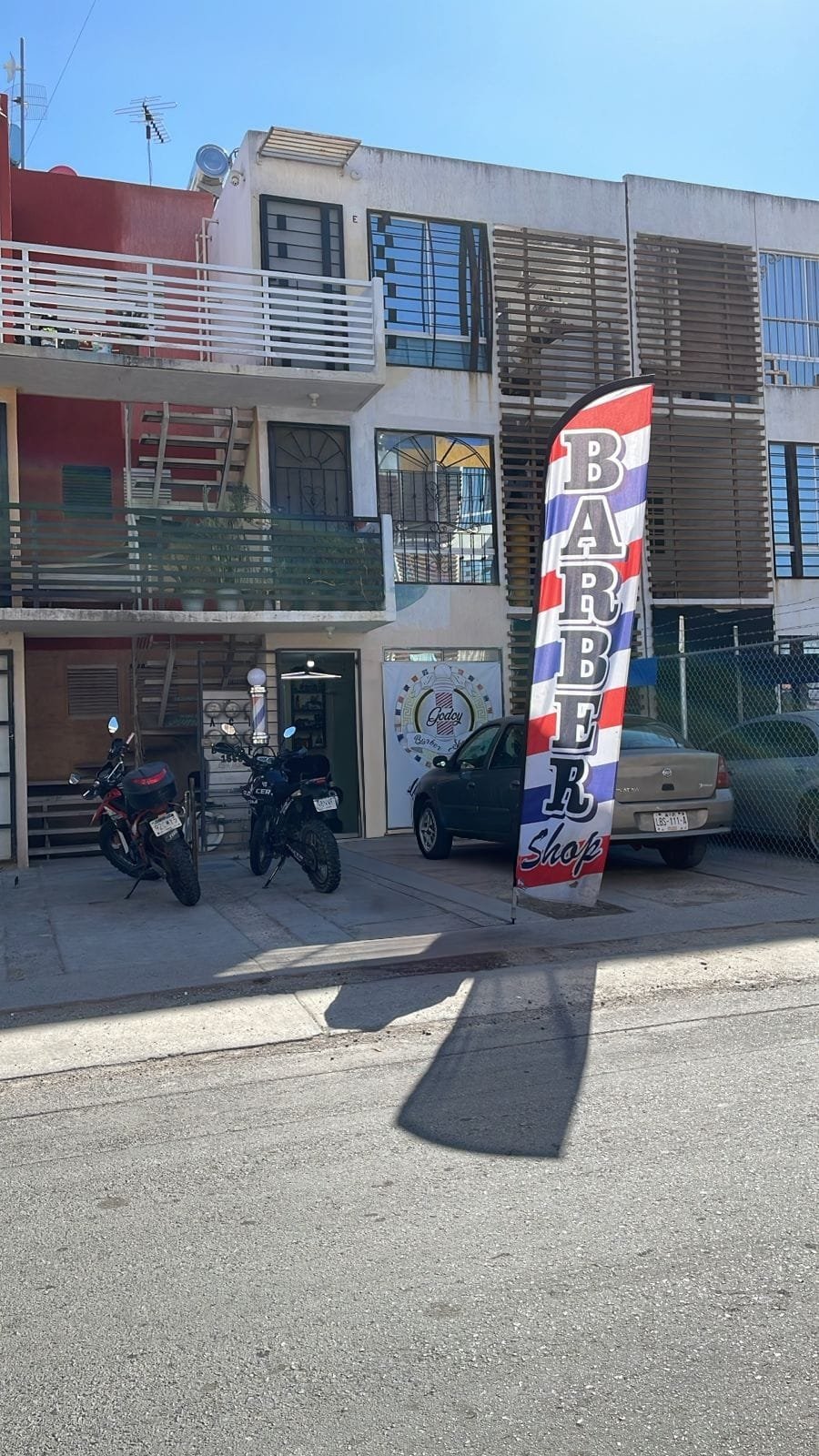 LA TÓXICA BARBER SHOP