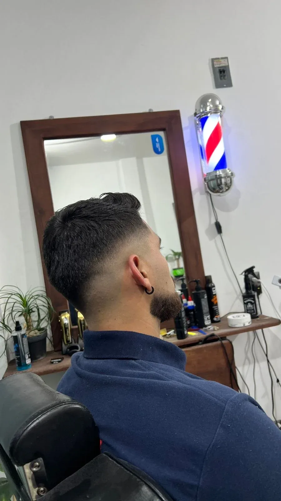 Munive Barber