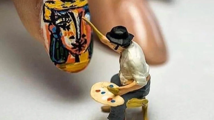 Nail Bar