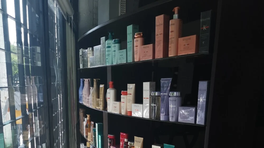 Nat Salon
