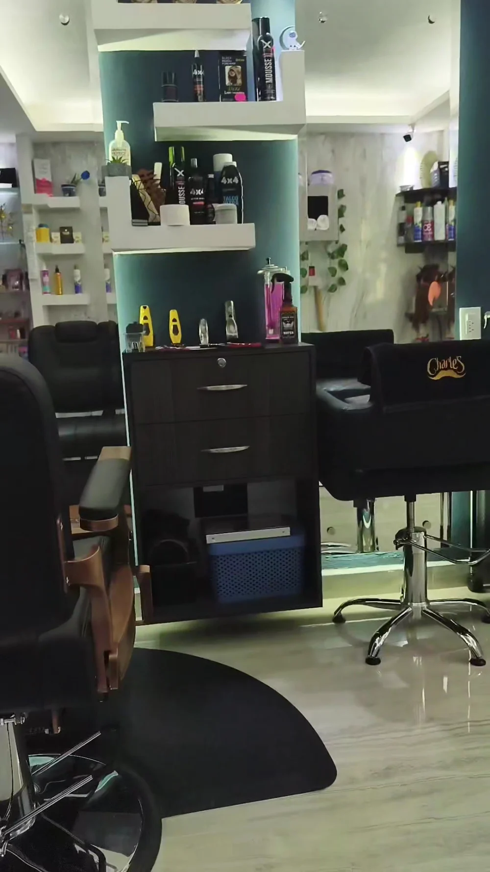 SALON & BARBERIA MEDUSA