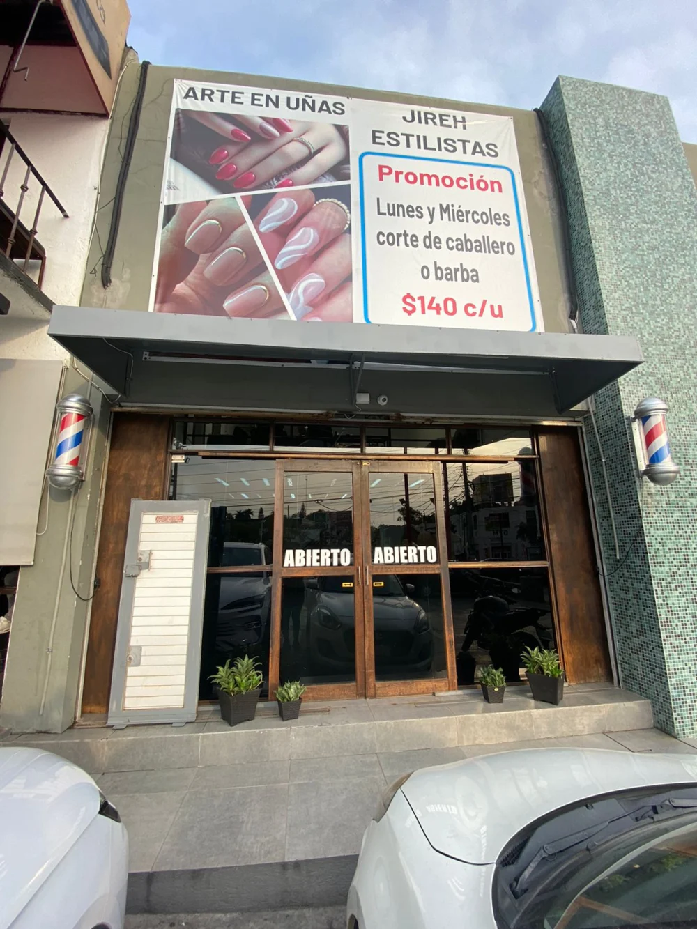SALON PEPE FLORES